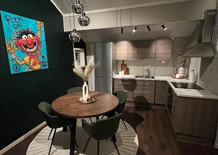 Charming Loft Retreat On Tromso's Historic Main Street: 3-minute Stroll To Square Apartament Tromsø