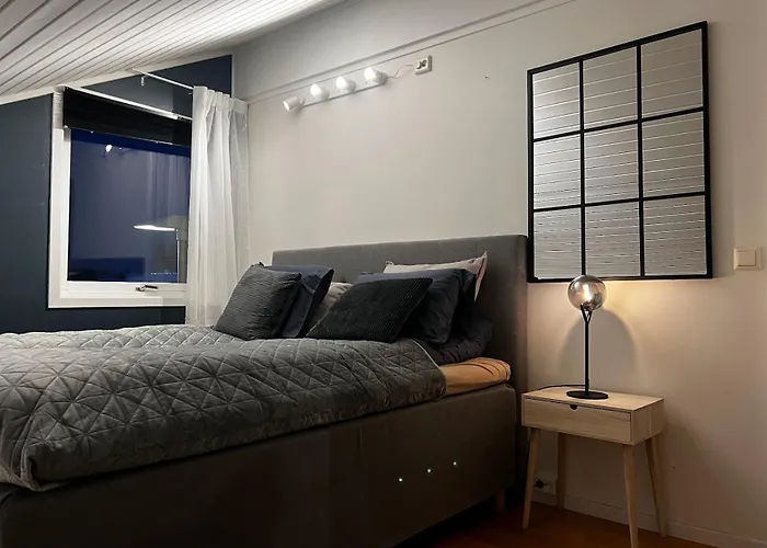 Apartament Charming Loft Retreat On Tromso's Historic Main Street: 3-minute Stroll To Square *