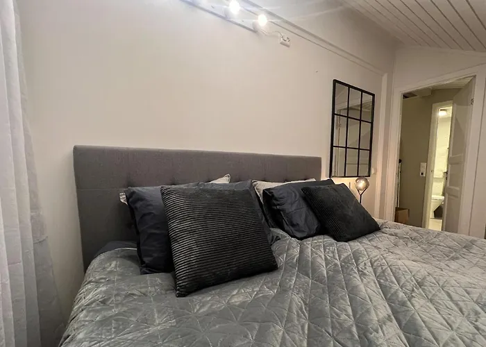 Charming Loft Retreat On Tromso's Historic Main Street: 3-minute Stroll To Square Appartement *