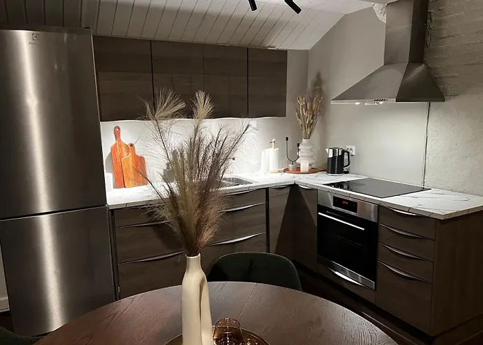 Charming Loft Retreat On Tromso's Historic Main Street: 3-minute Stroll To Square Appartement Tromsø